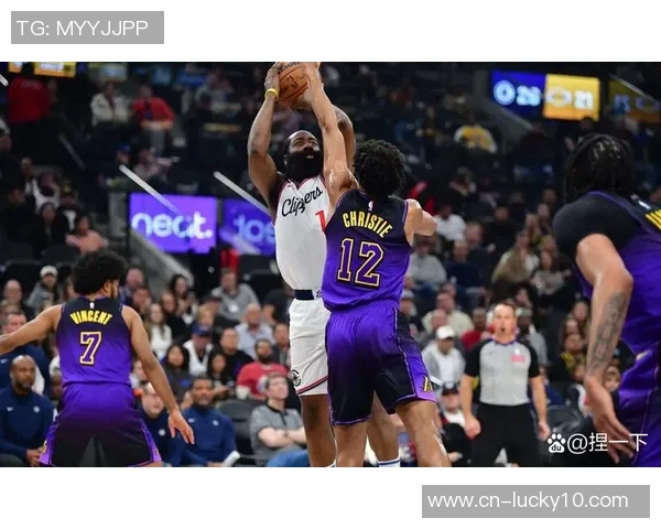 2011年圣诞大战回顾魔术与雷霆的激烈对决与精彩瞬间