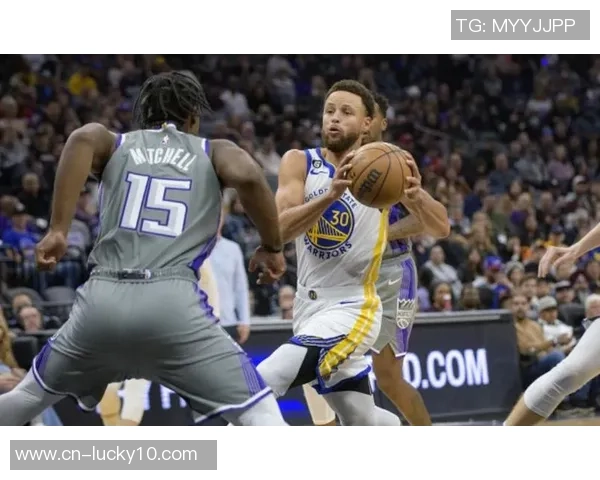 2015年NBA勇士与国王的激烈对决回顾与精彩瞬间分析 2015年NBA勇士与国王的激烈对决回顾与精彩瞬间分析