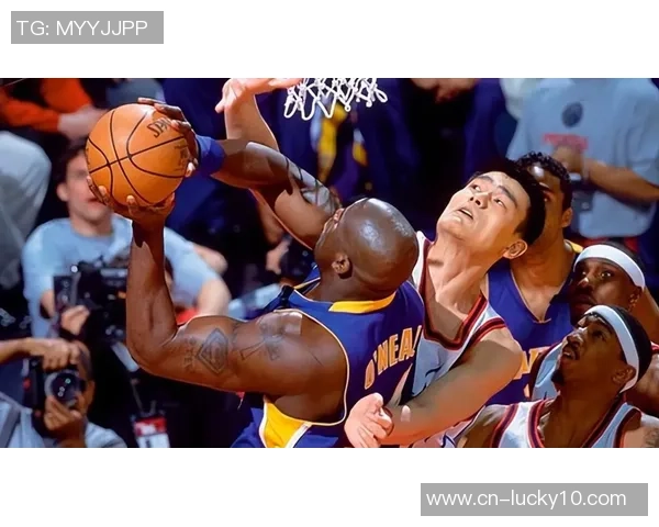 姚明与奥尼尔的巅峰对决谁才是篮球巨星的真正代表